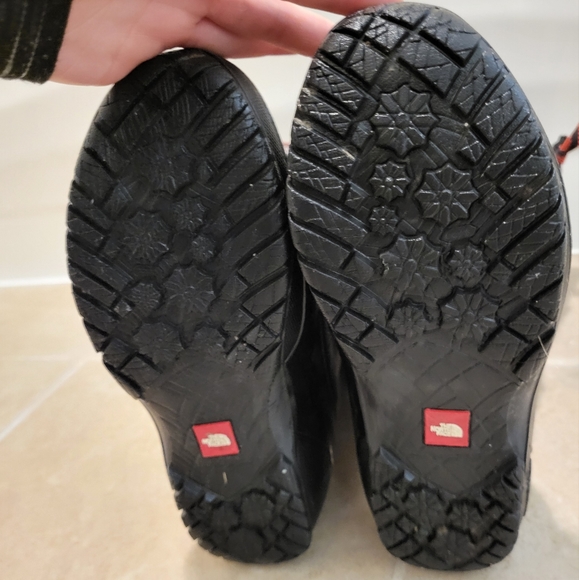 Like New The North Face, Women's Shellista IV Tall Winter Boots - Black. Size: 6 - Picture 4 of 7